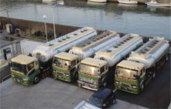 トラックの写真