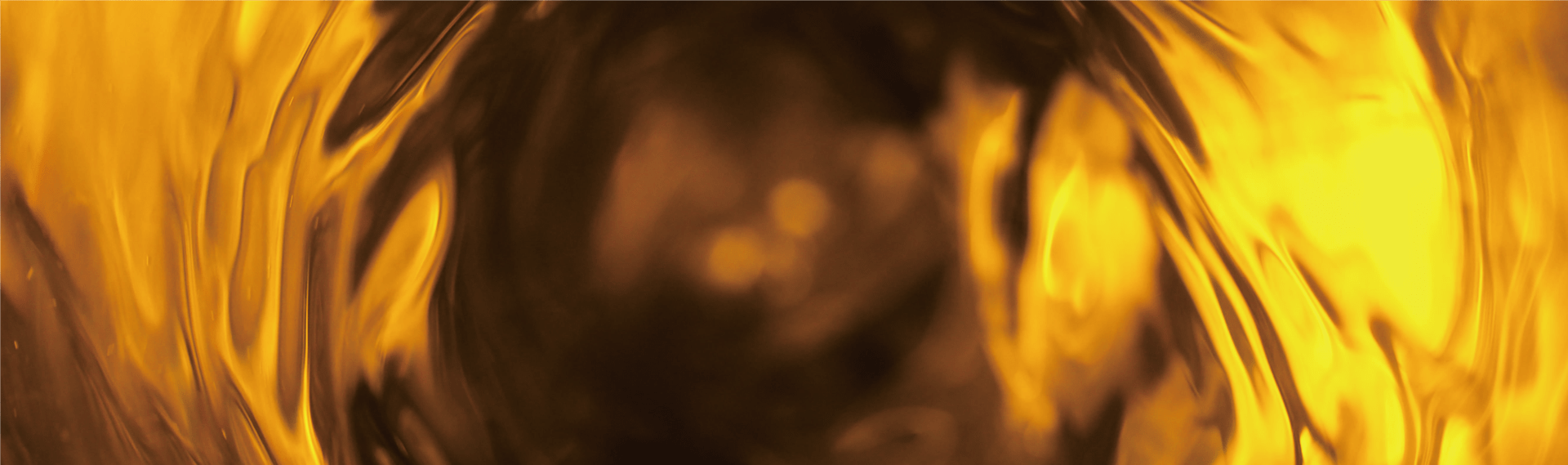 現代社会を支える基幹エネルギー、石油の安定的かつ環境調和的利用をお手伝いします。